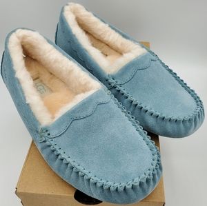 UGG Australia Women's Scalloped Mocasin Size 7